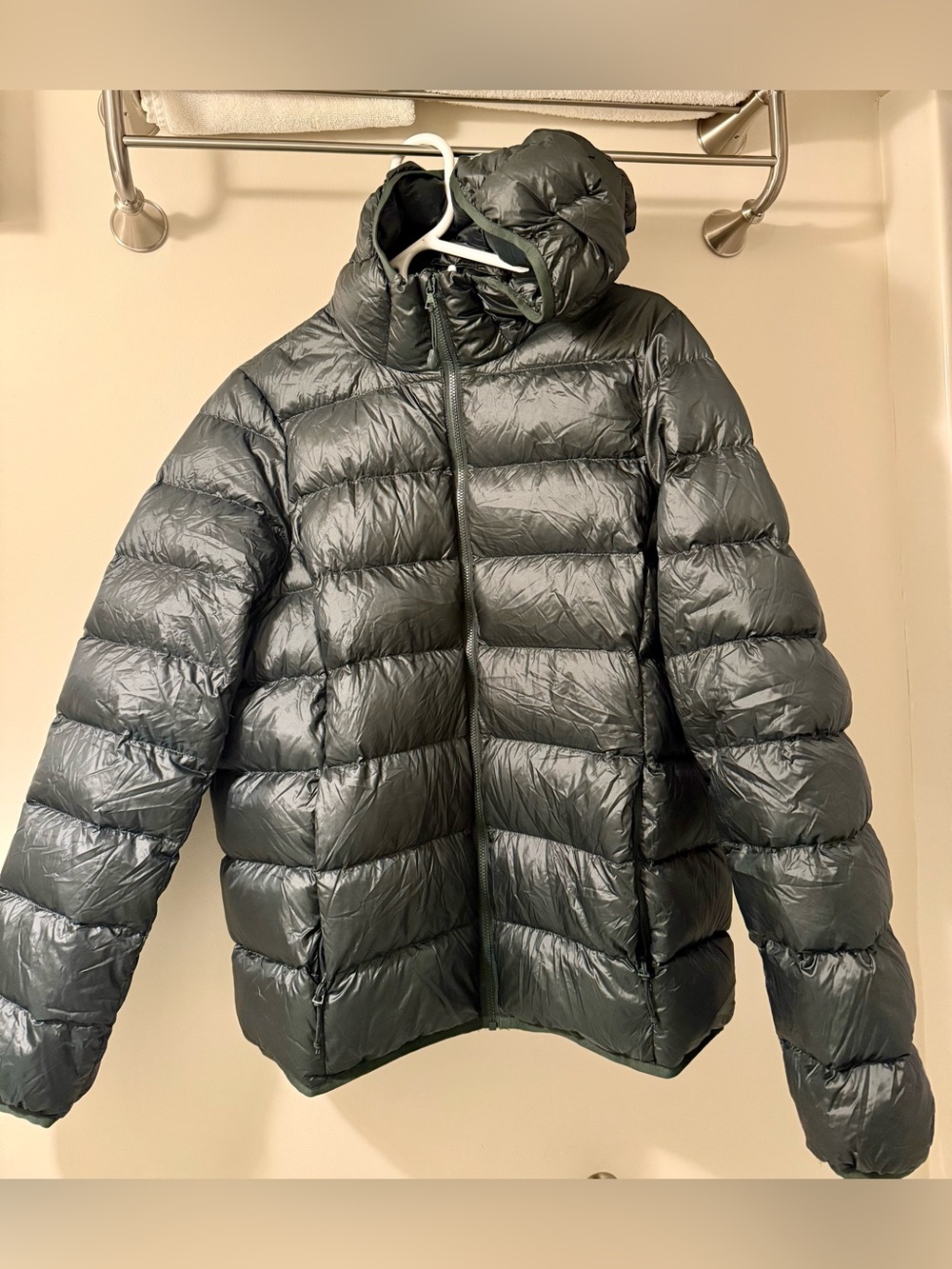 Women’s Aritzia Little Puff Dark Green Packable Down Puffer Jacket with Hood